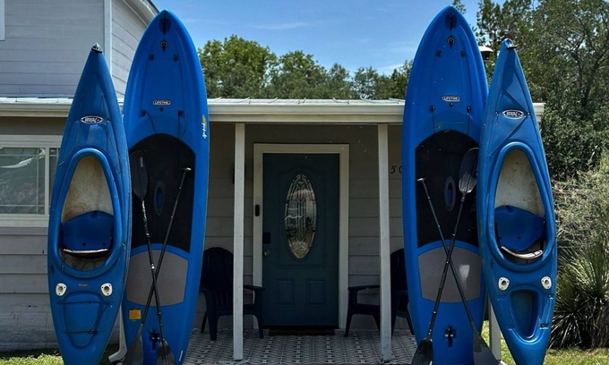 Marble Falls Cabaña | Belaire Lake Retreat, Cozy 2BR with Firepit & Kayaks