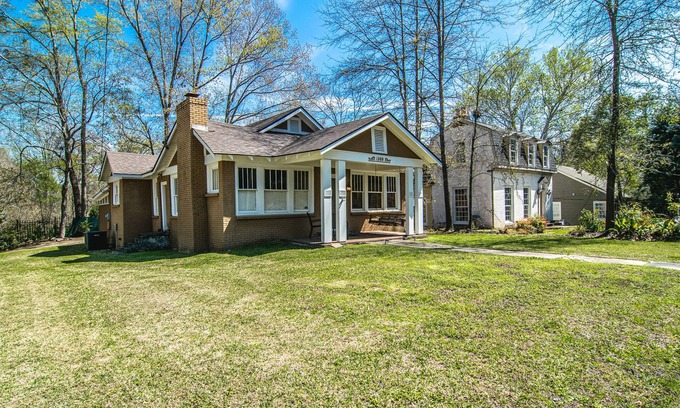 Greater Belhaven Casa | Belhaven Beauty 3BR/2BA Near Belhaven College & Med Center