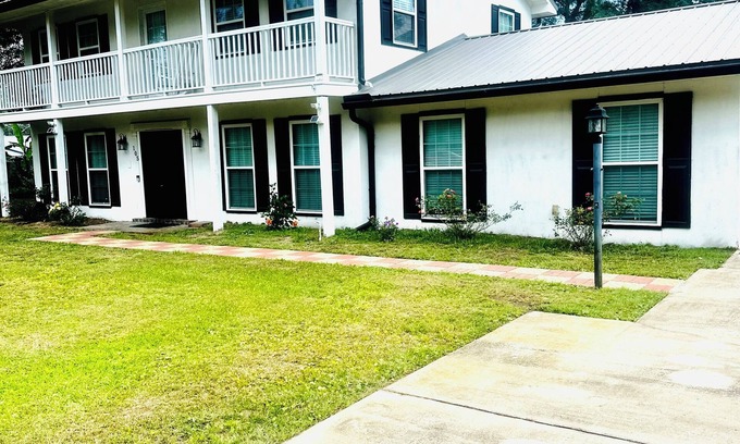 Country Club Estates Casa | Bella 5 Bedrooms - Home is where your heart is.