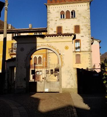Canzo Apartamento | Bella Alda Beautiful Como Castle Penthouse