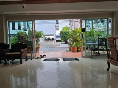 Wat Sam Phraya Casa | Bella Bella Riverview
