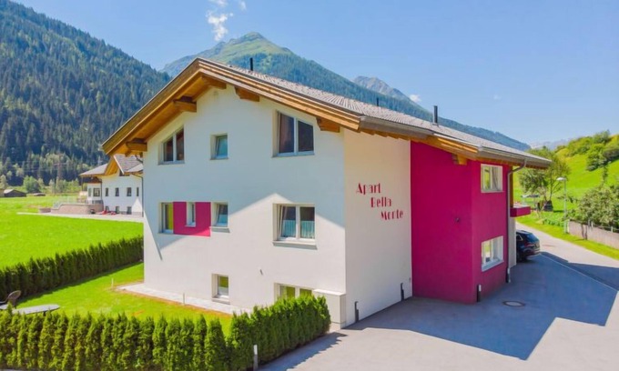 Pettneu am Arlberg Apartamento | Bella Monte by Interhome