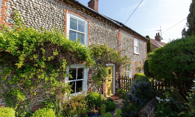 Stiffkey Casa | Bella's Cottage