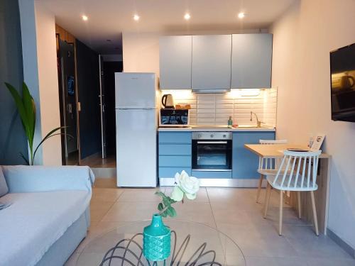 Thessaloniki City Centre Apartamento | Bella Suite city Center, Parking