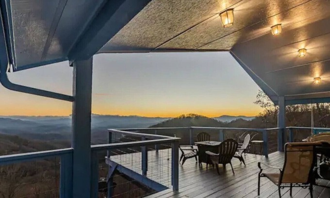Franklin Casa | Bella Vista - HOT TUB!!! - A View Forever!