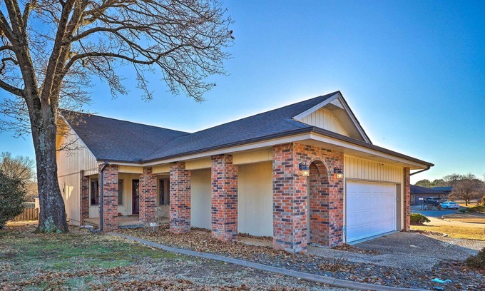 Bella Vista Casa | Bella Vista Retreat with Pool, On Golf Course!