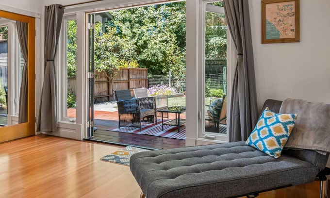 Monte Rio Casa | Bella Vita ~ High-End Bungalow with Private Yard