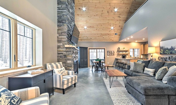 Bellaire Cabina | Bellaire Family Cabin: All-Season Retreat!