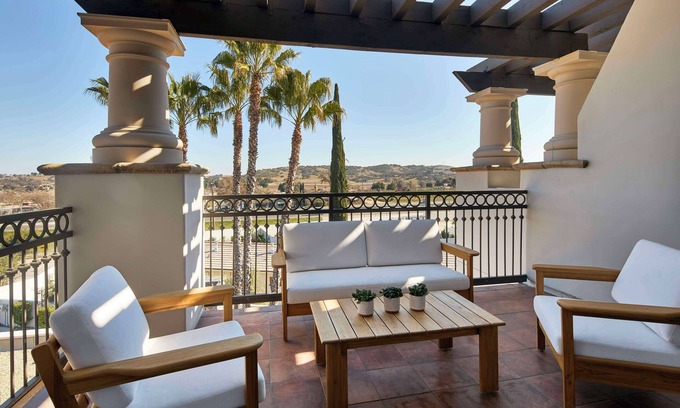 Paso Robles Complejo | Bellasera Hotel & Suites Paso Robles, Tapestry by Hilton