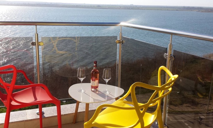 Constanta Apartamento | BellaVista Summerland