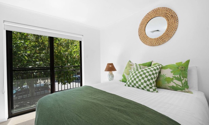 Glenelg East Casa | Belle Escapes - Seabreeze Townhouse