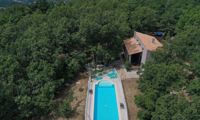 Vacheres Casa | Belle Maison Avec une Dépendance et Piscine Privée au Cœur de la Provence