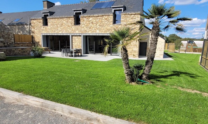 Peaule Casa | Belle Maison de Campagne Avec Piscine Intérieure Ti Mean