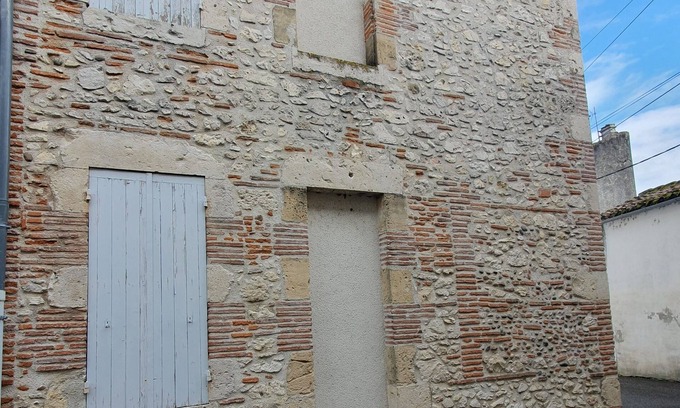 Agen Casa | Belle Maison de Ville en Pierre Entièrement Rénovée