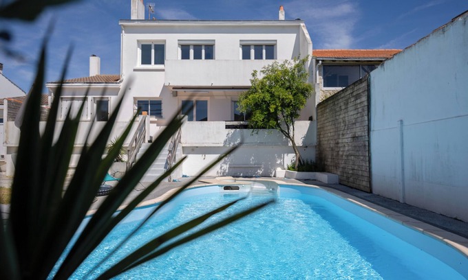 Puilboreau Casa | Belle Maison Familiale Avec Piscine et Jardin