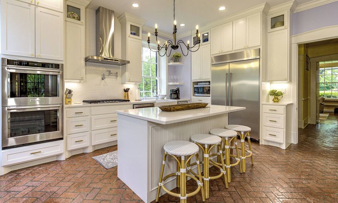 Vicksburg Casa | Belle Terre Mansion - Remodeled Pre-Civil War- Contemporary. Southern. History.