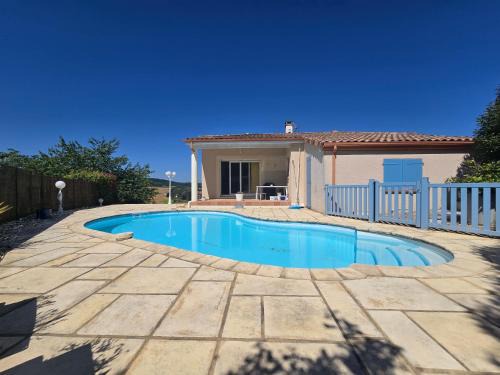 Realville Casa | Belle villa 6 personnes - Piscine et parking privés - Terrasse - 3 chambres doubles