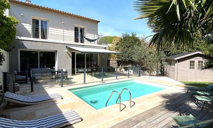 Castelnau-le-Lez Casa | Belle Villa Contemporaine Climatisée Avec Piscine. Environnement Très Calme!