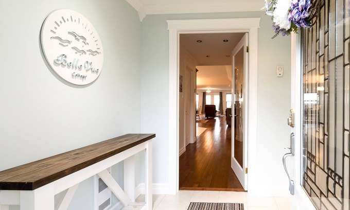Terra Nova Casa | Belle Vue Cottage, An Expansive Ocean-View, Limited Mobility Friendly Home