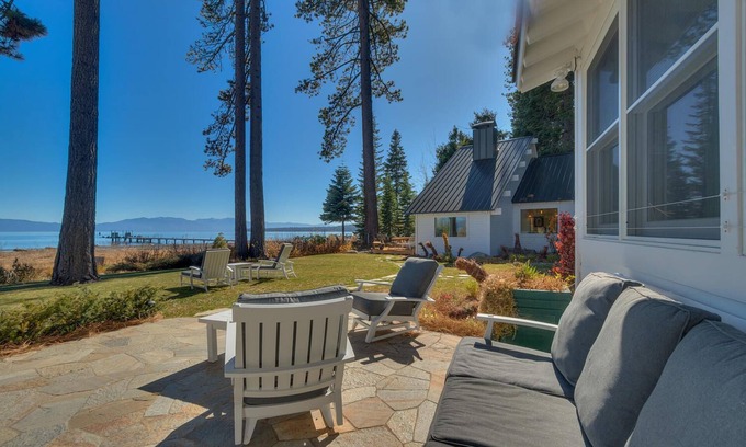 Homewood Casa | NUEVO - Belleview - Iconic 7 BR Lakefront con jacuzzi y muelle