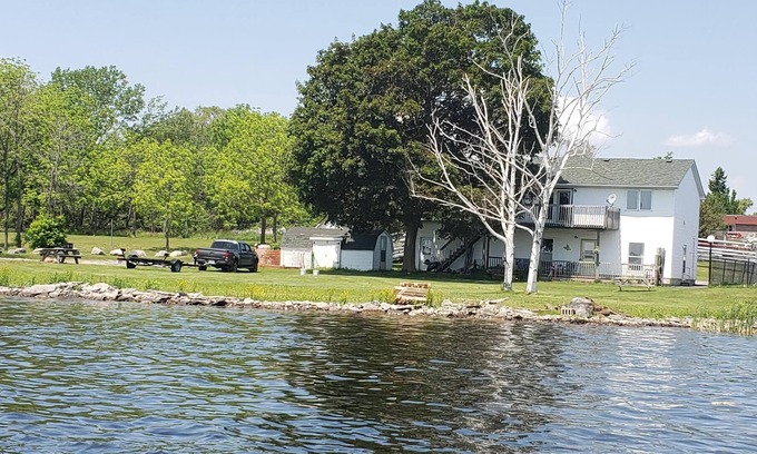 Belleville Casa | Belleville Home with a view
