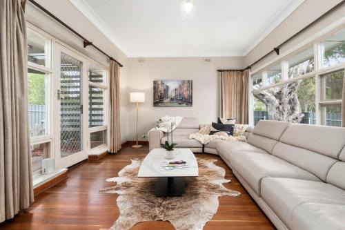 Bellevue Heights Casa | Bellevue Heights HolidayHome - Flinders Uni & Med