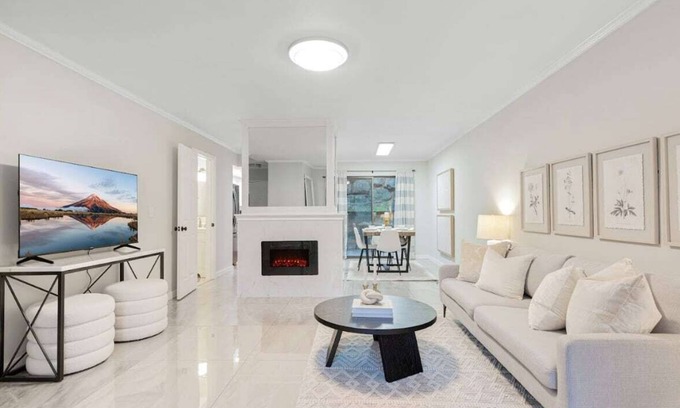Northwest Bellevue Apartamento | Bellevue Modern Luxe Townhouse near DT /520/ I405