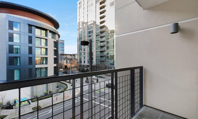 Northwest Bellevue Apartamento | Bellevue Spacious 2BD 2BA Apartment