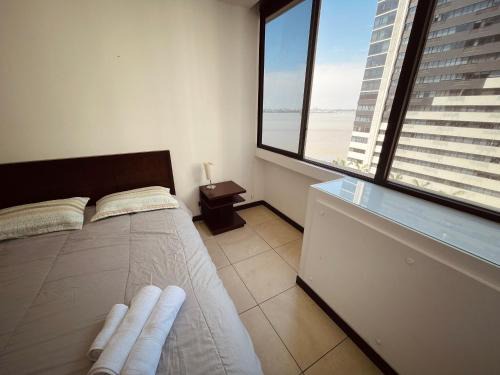 Puerto Santa Ana Apartamento | Bellini Puerto Santa Ana Suite Con Vista Al Río