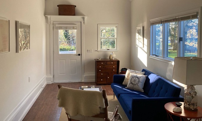 Bellport Cabaña | Bellport Village cottage