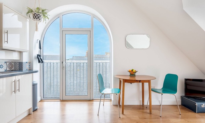 Mylor Churchtown Apartamento | 'Bells Chapel' - Private Parking - A Hidden Gem!