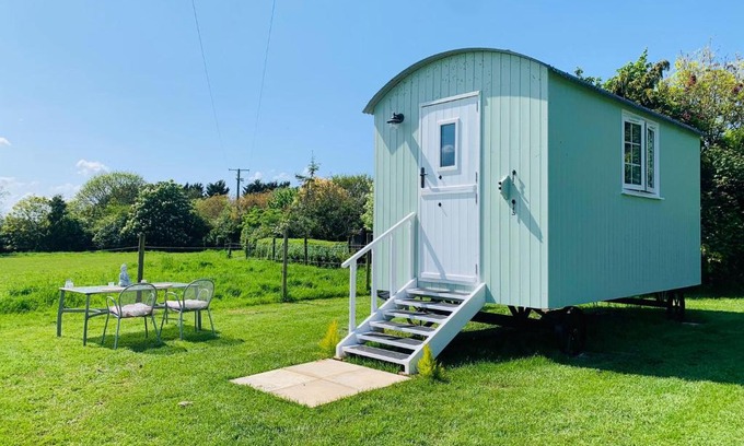 Boughton Otro | Bells Meadow Shepherds Hut