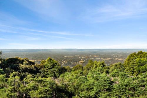 Kurrajong Heights Casa | Bells Rest with a veiw