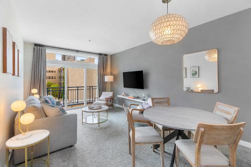 Belltown Apartamento | Belltown Perch, explore like a local 99 Walkscore