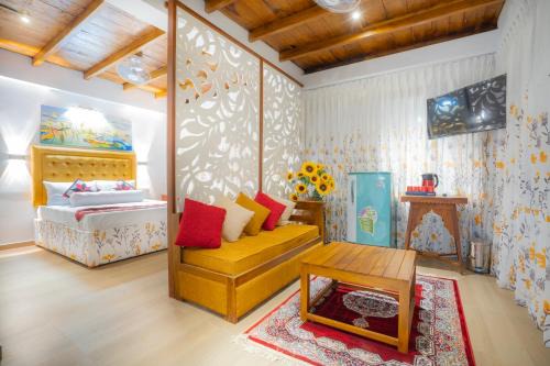 Moragolla Hotel | Bellwood Cottages - Tea Cabins