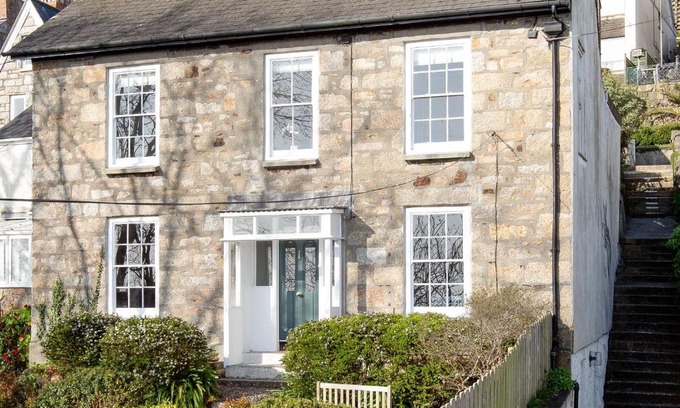 Newlyn Casa | Belmont