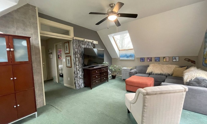 Saratoga Springs Apartamento | Belmont Stakes & Saratoga Track Season 2-miles to Club House entrance