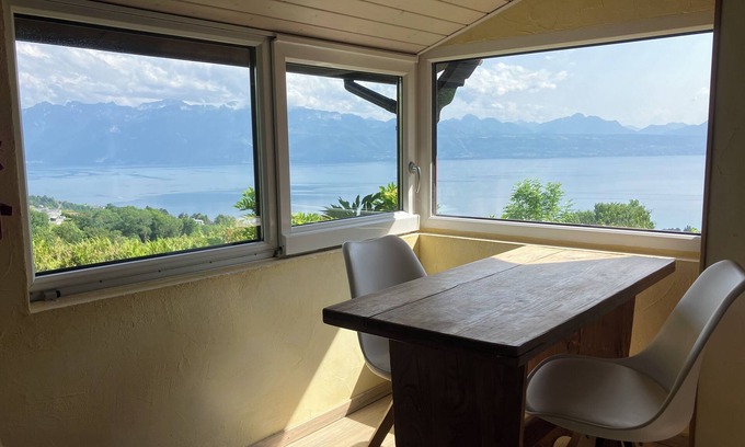 Belmont-sur-Lausanne Chalet De Esquí | Belmont Sur Lausanne: Estudio en un chalet con vista al lago