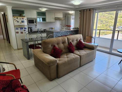 Prainha Apartamento | Belo apê de 2 quartos com ar-condicionado na quadra da praia!