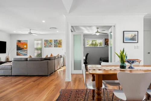 Broadbeach Waters Casa | Bels Florida Family Getaway - Pool, WiFi, BBQ