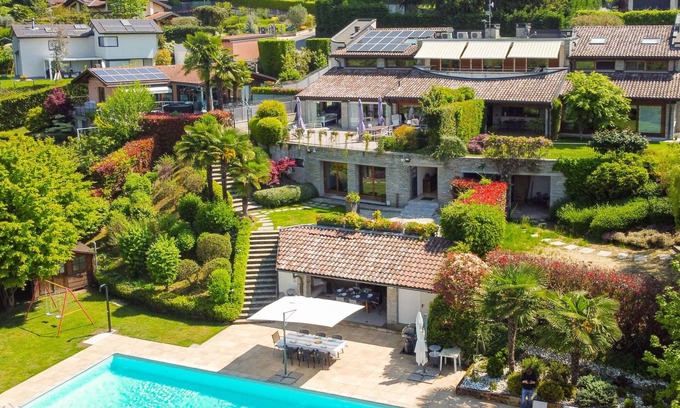Casnate Con Bernate Apartamento | Belvedere by Interhome