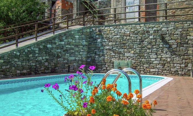 Argigliano Apartamento | Piso con bañera de burbuj climatizada y piscina compartida