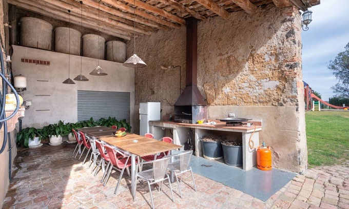 Aiguaviva Villa | Acogedora casa de vacaciones con piscina
