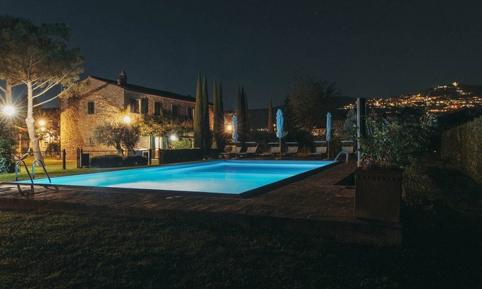 Camucia Otro | Acogedora casa rural en Cortona con piscina