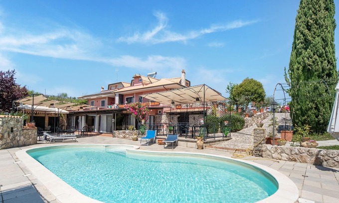 Monterotondo Villa | Villa con encanto en Monterotondo, Italia con piscina