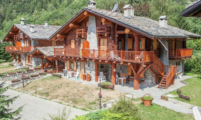 Antey-Saint-Andre Apartamento | Precioso Apartamento en Antey-Saint-André con Terraza