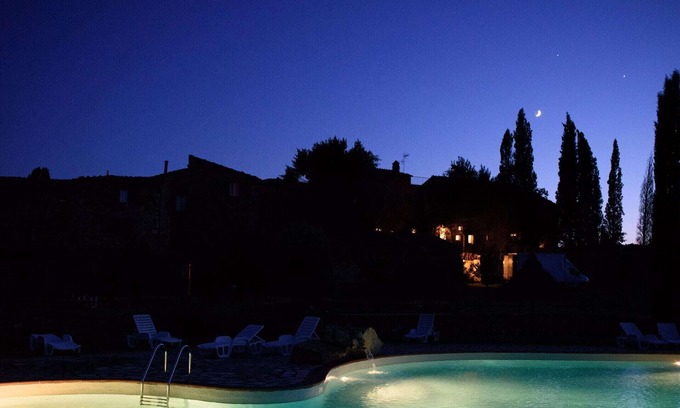 Santo Otro | Acogedora casa de campo en Monticiano con jardín