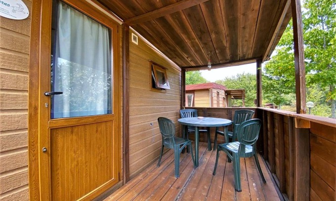 Capraia e Limite Casa | Belvilla by OYO Lovely bungalow with a shared pool