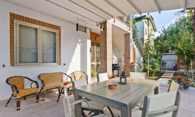 Saludecio Apartamento | Espacioso apartamento cerca de Saludecio