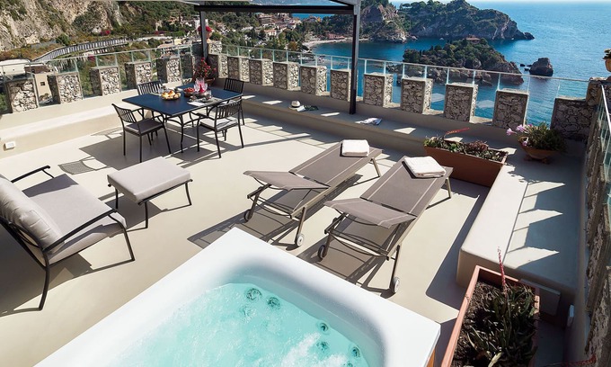 Taormina Apartamento | Apartamento moderno en Taormina, Sicilia con jacuzzi